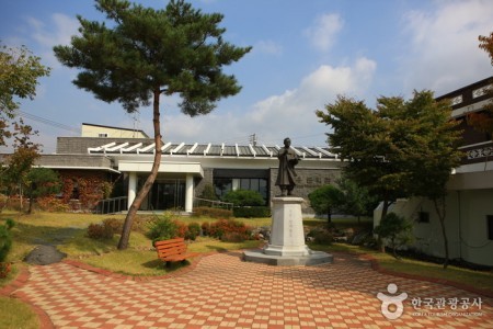 鄭芝溶文学館（정지용 문학관）