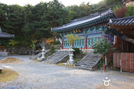 Okcheon Yongamsa Temple 