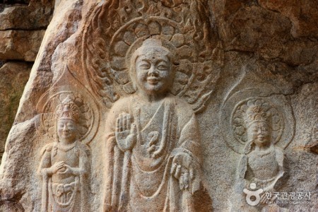 Rock-carved Buddha Triad in Yonghyeon-ri, Seosan 