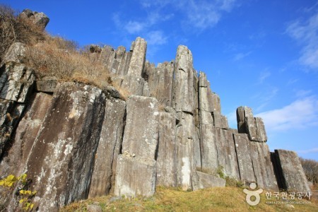 Jusangjeolli Cliff of Mudeungsan Mountain (무등산 주상절리대)