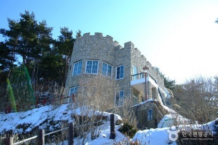 Castle at Hwajinpo 