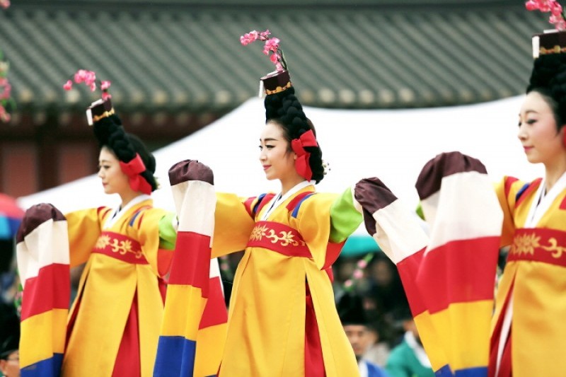 水原華城文化祭り | 수원화성문화제 : トリップポーズ