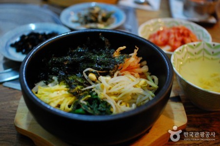 全州ユハルモニビビンバ（전주 유할머니비빔밥）