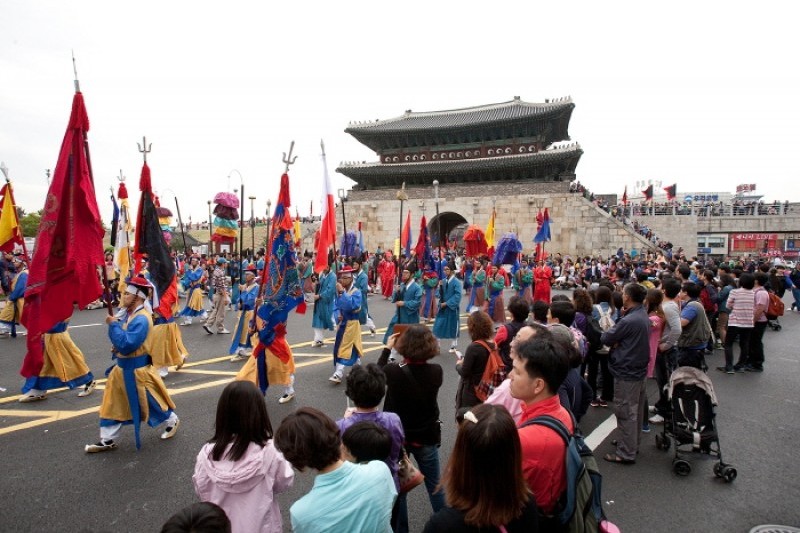 水原華城文化祭り | 수원화성문화제 : トリップポーズ