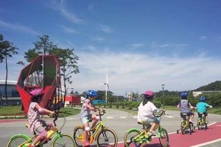 Gangneung Green City Experience Center 