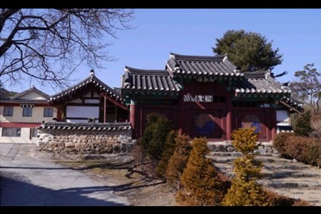 Jinjamhyanggyo Confucian School 