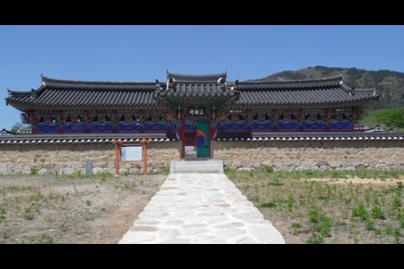 12 Distinguished Hyeonpung Gwaks’ Shrine 