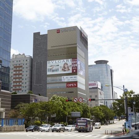 韓国仁川ホーム トリップポーズ