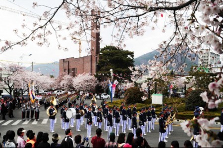 鎮海軍楽儀仗フェスティバル