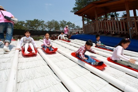 Let's Run Park Busan Gyeongnam (렛츠런파크 부산경남)