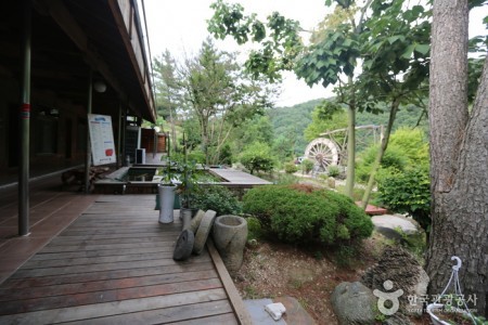 Songcheon Garden 