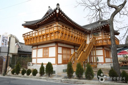 慶州徐羅伐韓屋館[韓国観光品質認証]（경주 서라벌 한옥관[한국관광품질인증/Korea Quality]	）