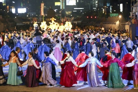 鍾路韓服祭り（종로한복축제）