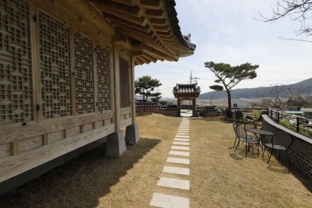 Hanchaedang Hanok Stay Center (한채당 체험한옥관) [한국관광품질인증/Korea Quality]