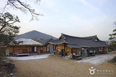 Pungduck Old House (풍덕고택)[한국관광품질인증제/ Korea Quality]