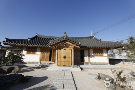 Gyeongju Hanok Ilbeonga (Gyeonju Hanok 1st) (경주 한옥 1번가)[한국관광품질인증제/ Korea Quality]