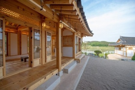 Daebudo Island Paper Art Museum Guesthouse (종이미술관펜션(종이미술관))