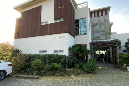 Jeju Eco Suites (제주에코스위츠)