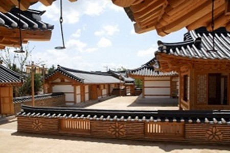Gimhae Hanok Experience Hall (김해한옥체험관)