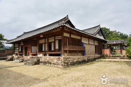 Hahoe Bukchondaek House (하회 북촌댁)[한국관광품질인증제/ Korea Quality]