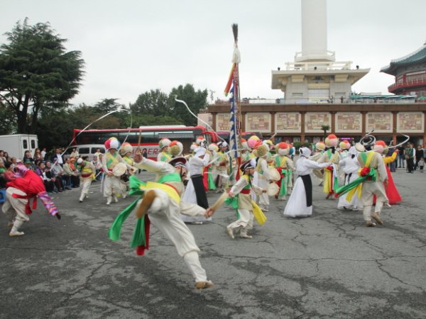 Saturday Traditional Folk Play - Korea Festival | Trippose