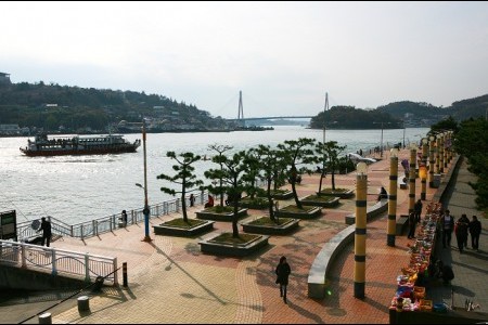 麗水旧港海洋公園（여수구항 해양공원）