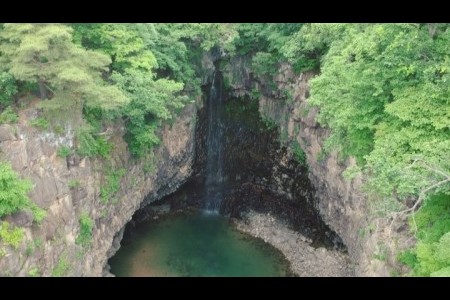 抱川アウラジ枕状溶岩（漢灘江国家地質公園）（포천 아우라지 베개용암 (한탄강 국가지질공원)）