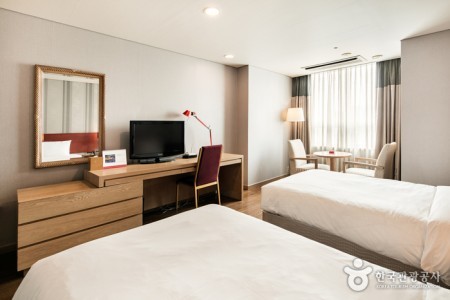 Ramada Hotel & Suites by Wyndham Seoul Namdaemun [Korea Quality] / 라마다 호텔앤스위트 서울남대문 [한국관광 품질인증/Korea Quality]