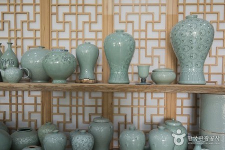 Gangjin Tamjin Celadon 