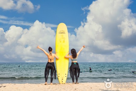 Yangyang Surfyy Beach, surfing 