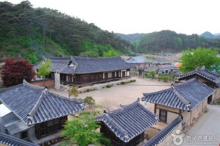 Gwonjinsadaek House [Korea Quality] / 권진사댁 [한국관광 품질인증]