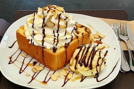 ザリアルカフェ（仁川松島店）